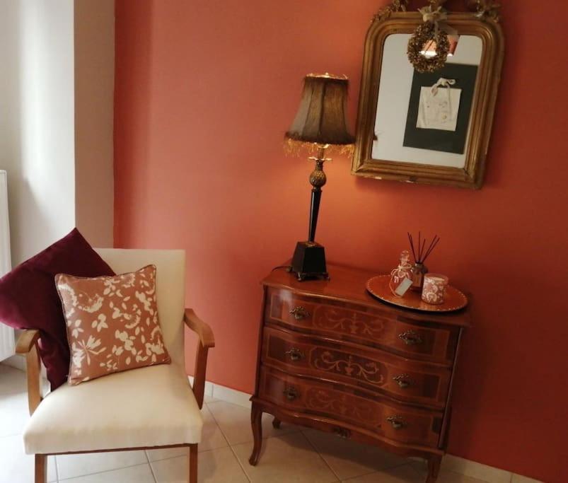 Central Spacious Apartment 70Sqm Tripoli Bagian luar foto