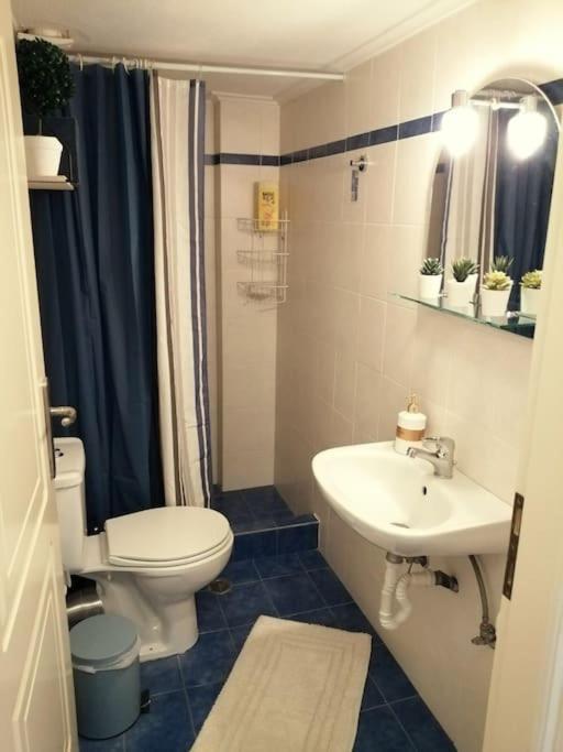 Central Spacious Apartment 70Sqm Tripoli Bagian luar foto
